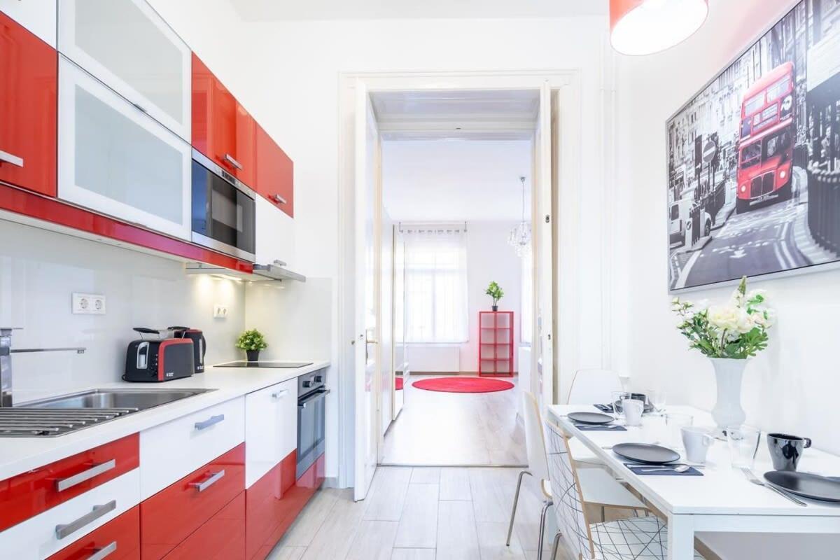 Super Central Convenient Apartment Βουδαπέστη Εξωτερικό φωτογραφία